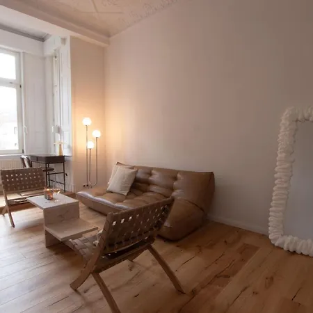 Beauho : Grosse Designwohnung Im Zentrum
