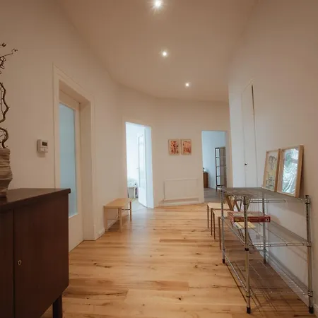 Beauho : Grosse Designwohnung Im Zentrum * Χαϊλμπρόν