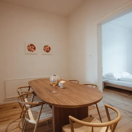 Beauho : Grosse Designwohnung Im Zentrum